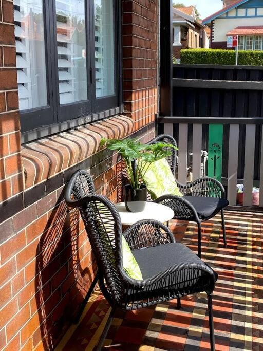 Edw19 - Stylish 2-Bed, 2-Bath Townhose In Drummoyne