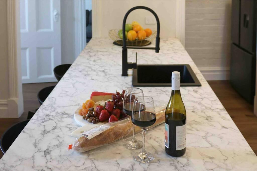 Holiday home Edw19 - Stylish 2-Bed, 2-Bath Townhose In Drummoyne *